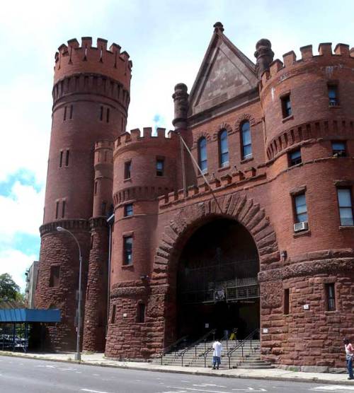 Monk Eastman enlisted in the 27th infantry division here in the castle like Bedford Atlantic Armory (Image via Wikipedia).